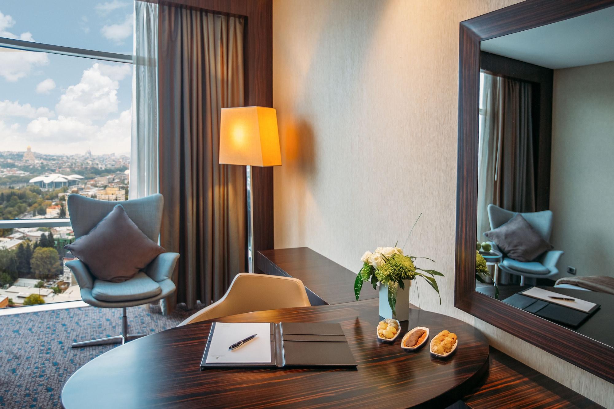 เดอะ บิลต์มอร์ โฮเต็ล ทบิลิซี Hotel Tbilisi ภายนอก รูปภาพ Executive Suite