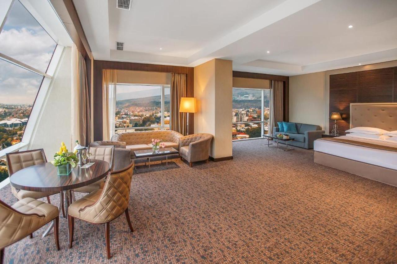 เดอะ บิลต์มอร์ โฮเต็ล ทบิลิซี Hotel Tbilisi ภายนอก รูปภาพ Executive Suite